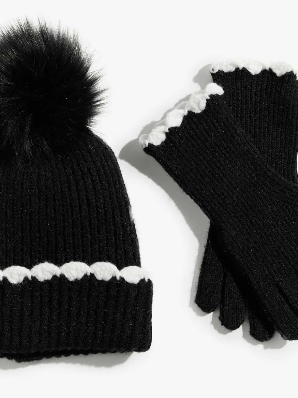 Zwart - Love & Roses Scallop Trim Ribbed Pom Hat and Gloves Set