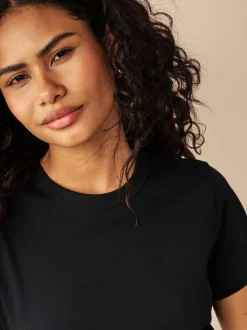 Zwart - Must-have zuiver katoenen T-shirt met ronde hals en korte mouwen