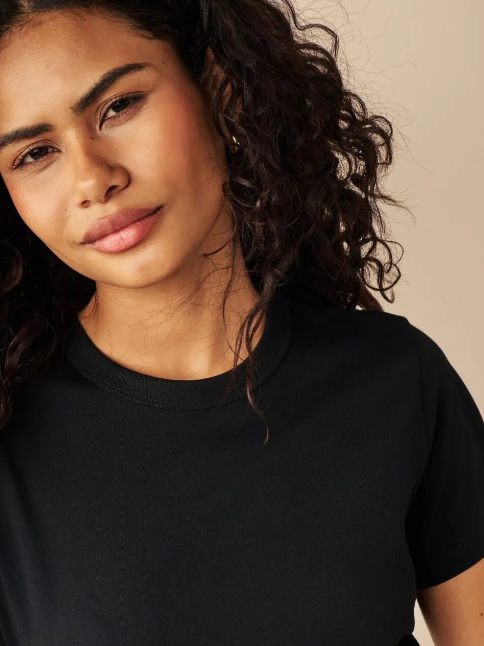 Zwart - Must-have zuiver katoenen T-shirt met ronde hals en korte mouwen