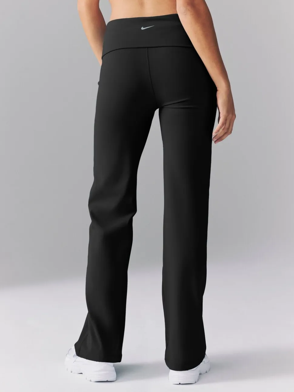 Zwart - Nike One hoge taille wijde pijp leggings