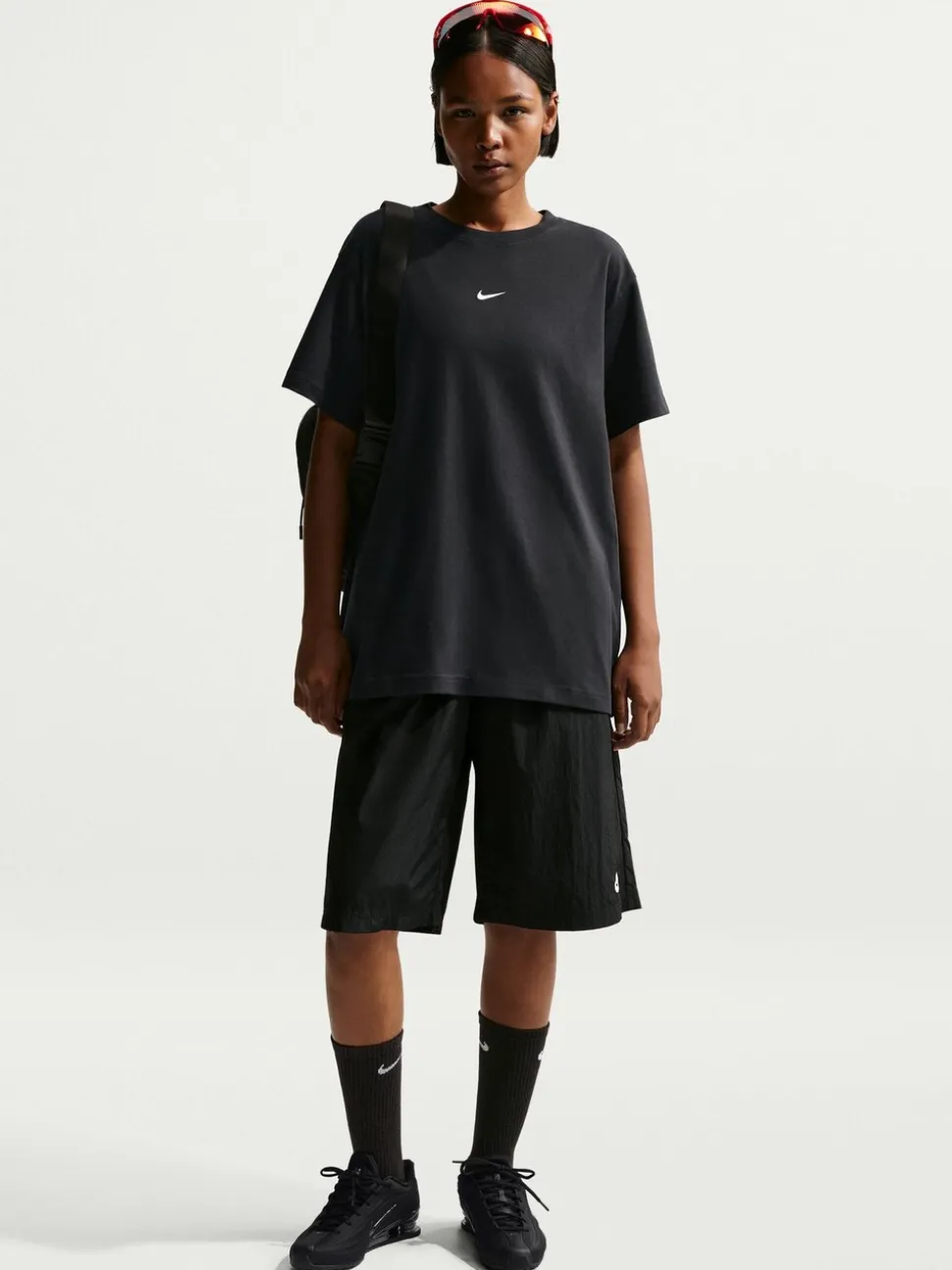 Zwart - Nike Sportswear Essential Oversized T-Shirt