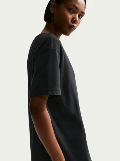 Zwart - Nike Sportswear Essential Oversized T-Shirt