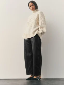 Zwart - Nothing Ordinary Faux Leather Barrel Leg Trousers