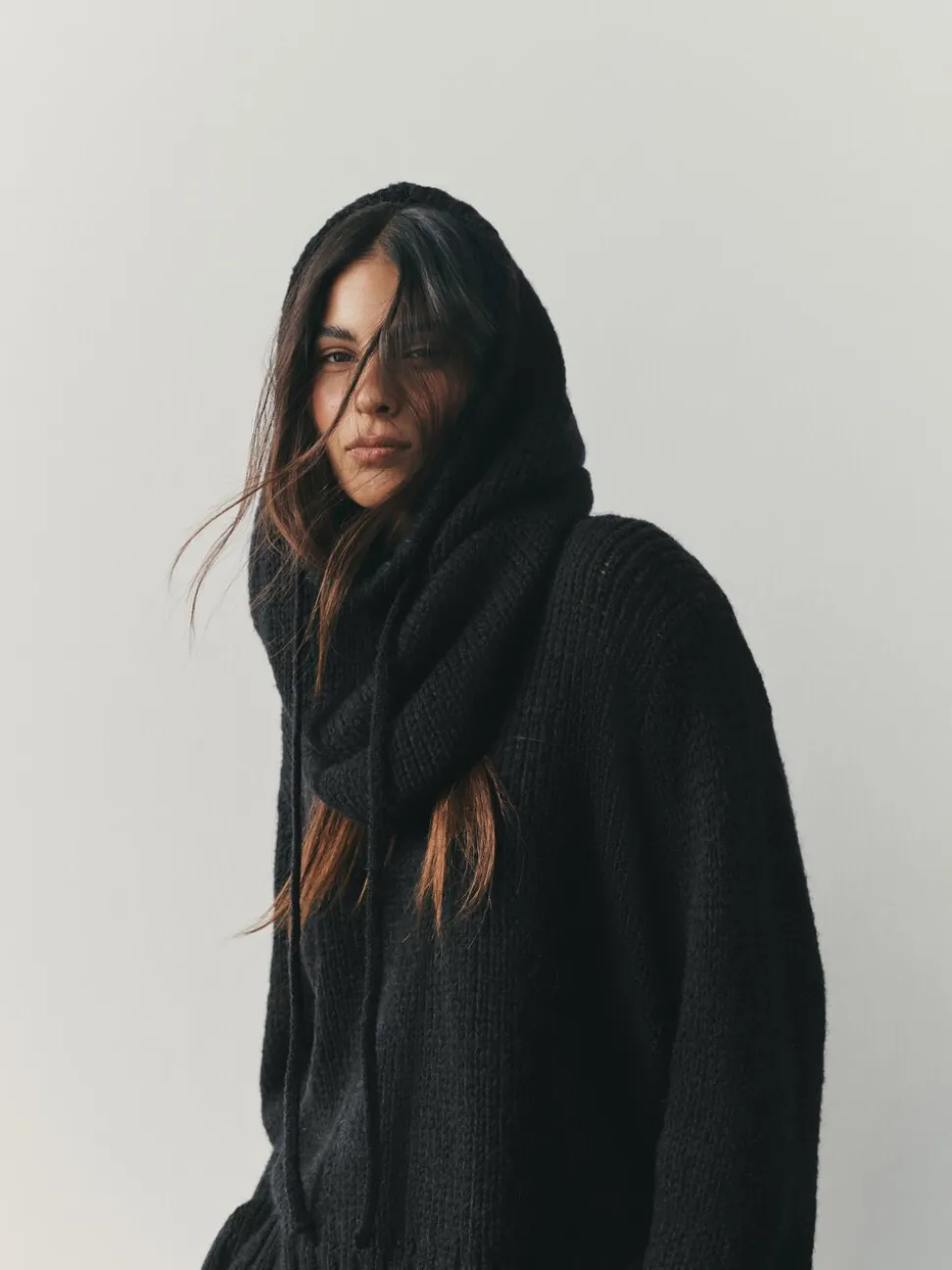 Zwart - Nothing Ordinary Knitted Hooded Snood With Wool
