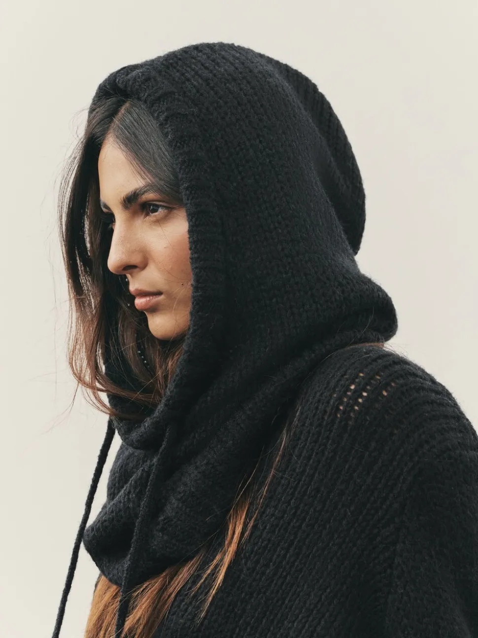 Zwart - Nothing Ordinary Knitted Hooded Snood With Wool