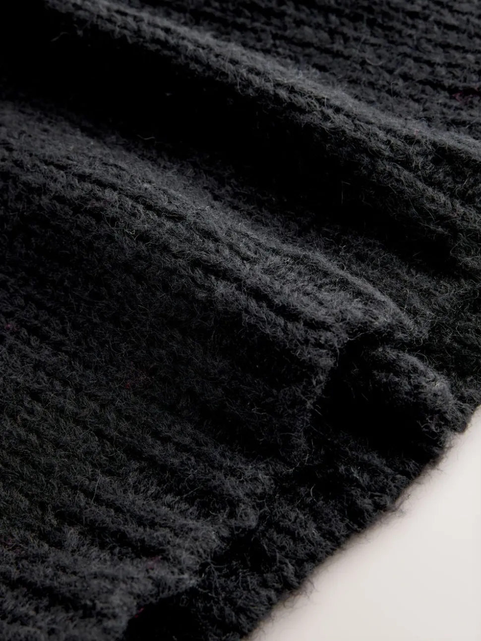 Zwart - Nothing Ordinary Knitted Hooded Snood With Wool