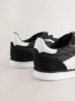 Zwart - Paneel Detail Vetersluiting Trainers