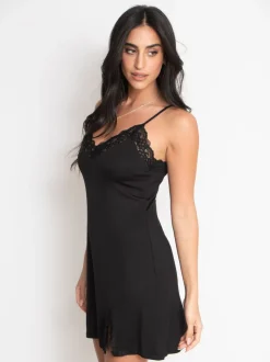 Zwart - Pour Moi - Sofa Loves Lace - Zachte jersey slipdress met split en verborgen ondersteuning
