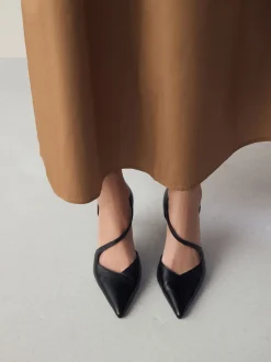 Zwart - Premium Leather Asymmetric Court Heels