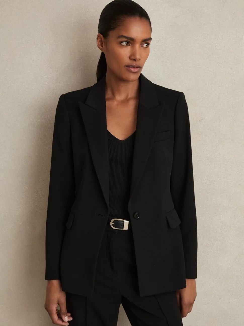 Zwart - Reiss Gabi maatsnit-kostuumblazer met enkele knoopsluiting