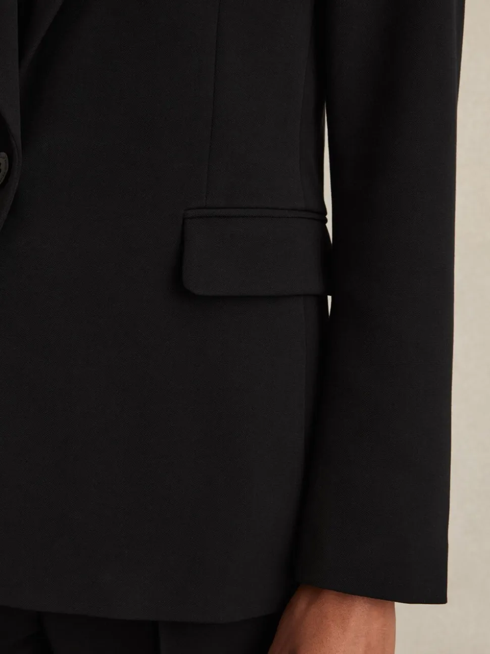 Zwart - Reiss Gabi maatsnit-kostuumblazer met enkele knoopsluiting