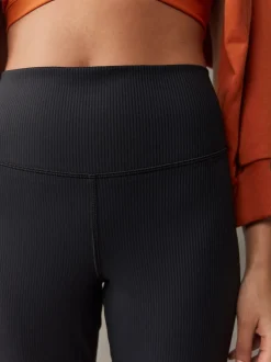 Zwart - self. Geribde wijde legging