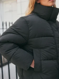 Zwart - Shower Resistant Mid Length Padded Coat