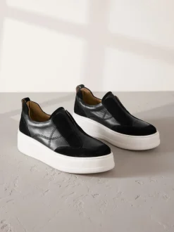 Zwart - Signature leren instapsneakers met dikke zool en plateauzool