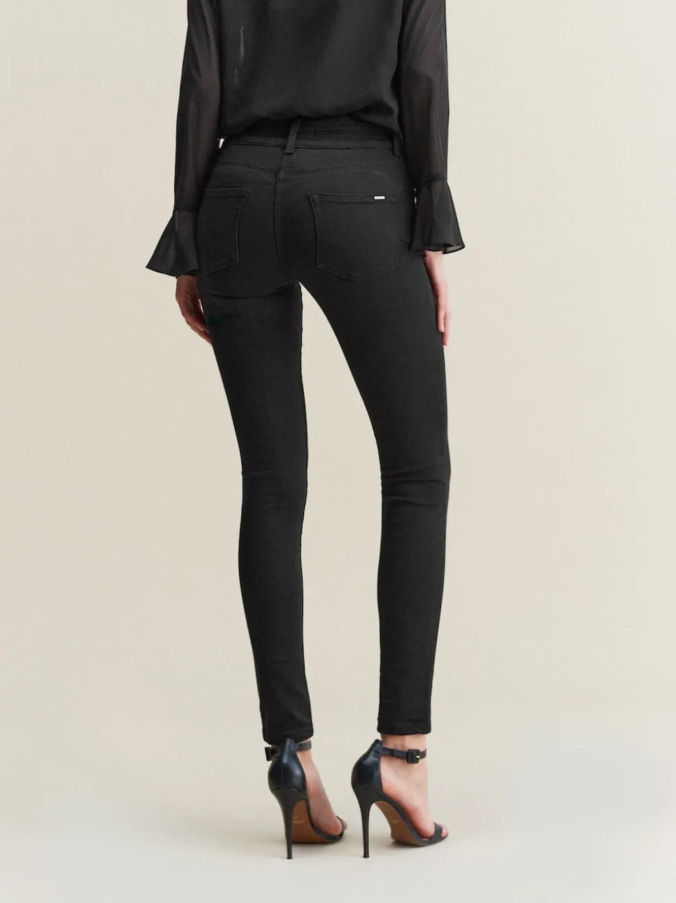 Zwart - Skinny jeans met verlengings- en afslankeffect