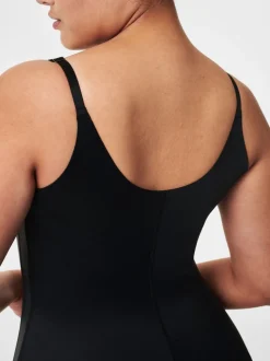 Zwart - SPANXsupersculpt™ Total Contour Open-Bust Cami