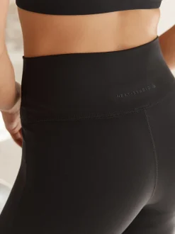 Zwart - Superzachte Dry Tech yogasportleggings met uitlopende pijpen