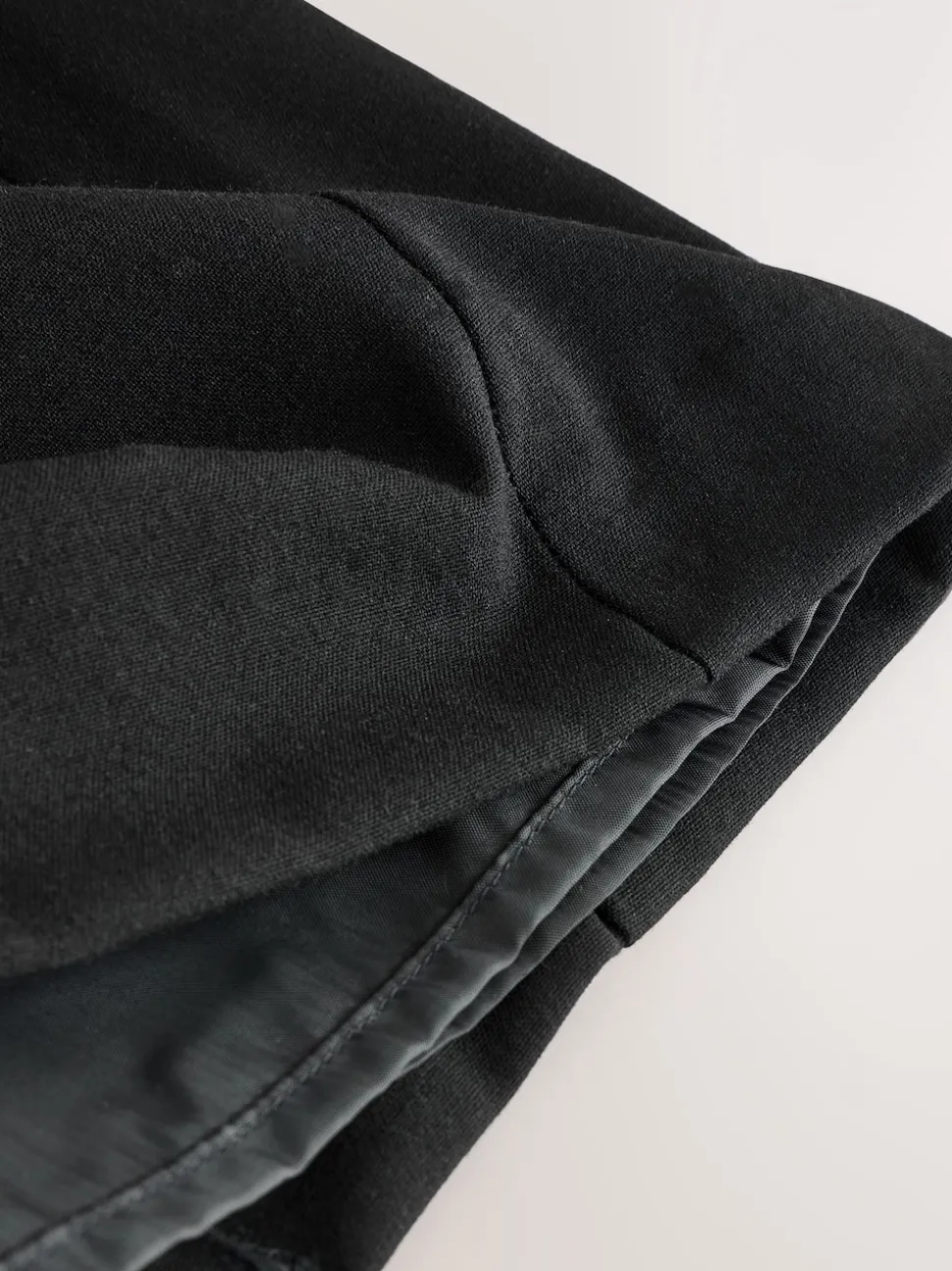Zwart - Tailored Pencil Skirt With Wool