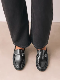 Zwart - Trim Round Toe Loafers