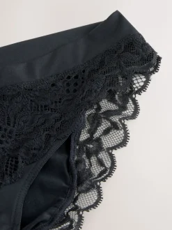 Zwart - Ultiem comfort slip met hoge beenuitsnijding en kanten achterkant