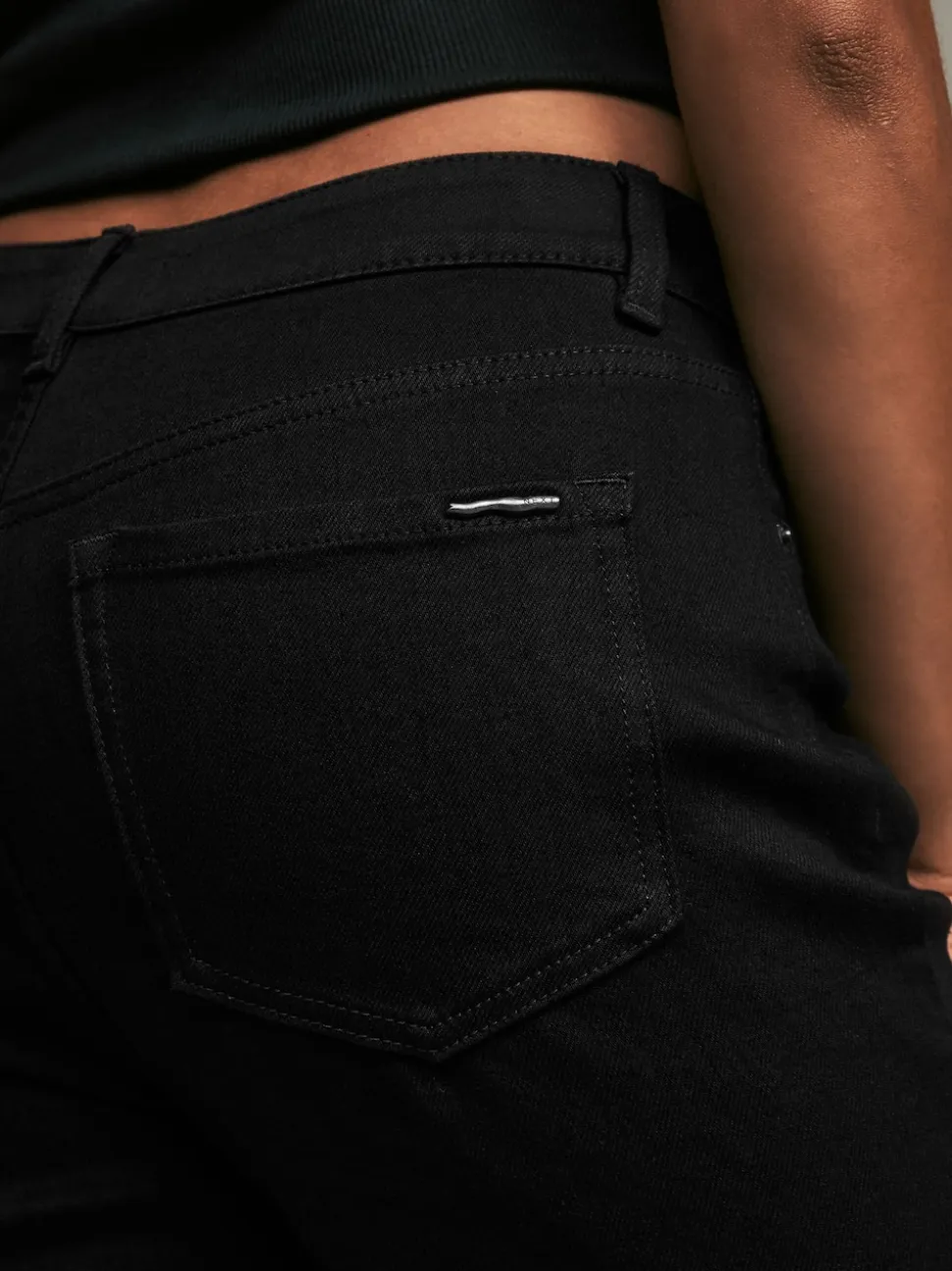 Zwart - Zandloper superzachte jeans met uitlopende pijpen
