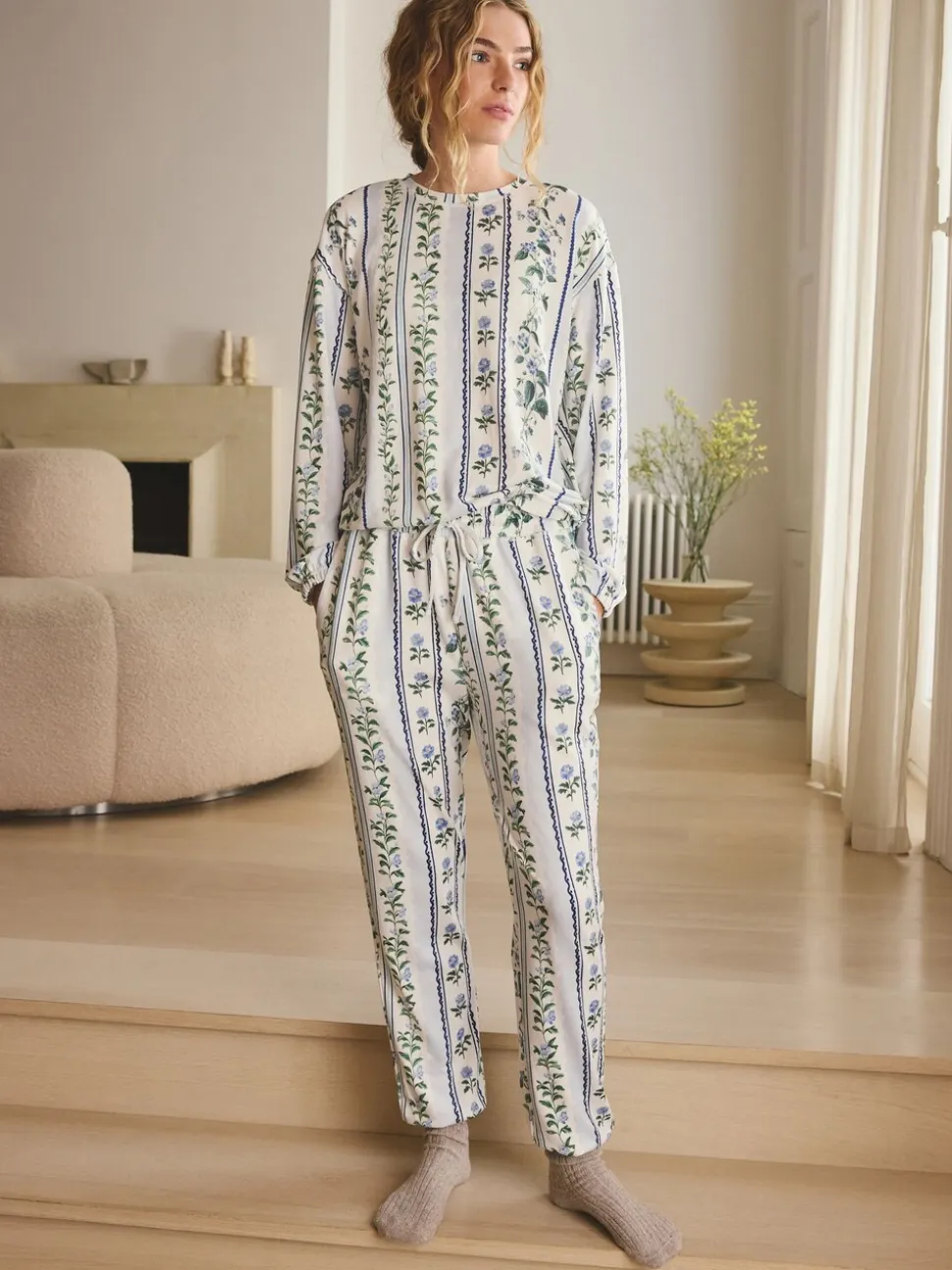 Zwart bloemenprint - Behaaglijke pyjama met lange mouwen