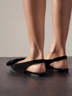 Zwart fluweel - Forever Comfort® ballerina's met strik, spitse neus en hielbandje