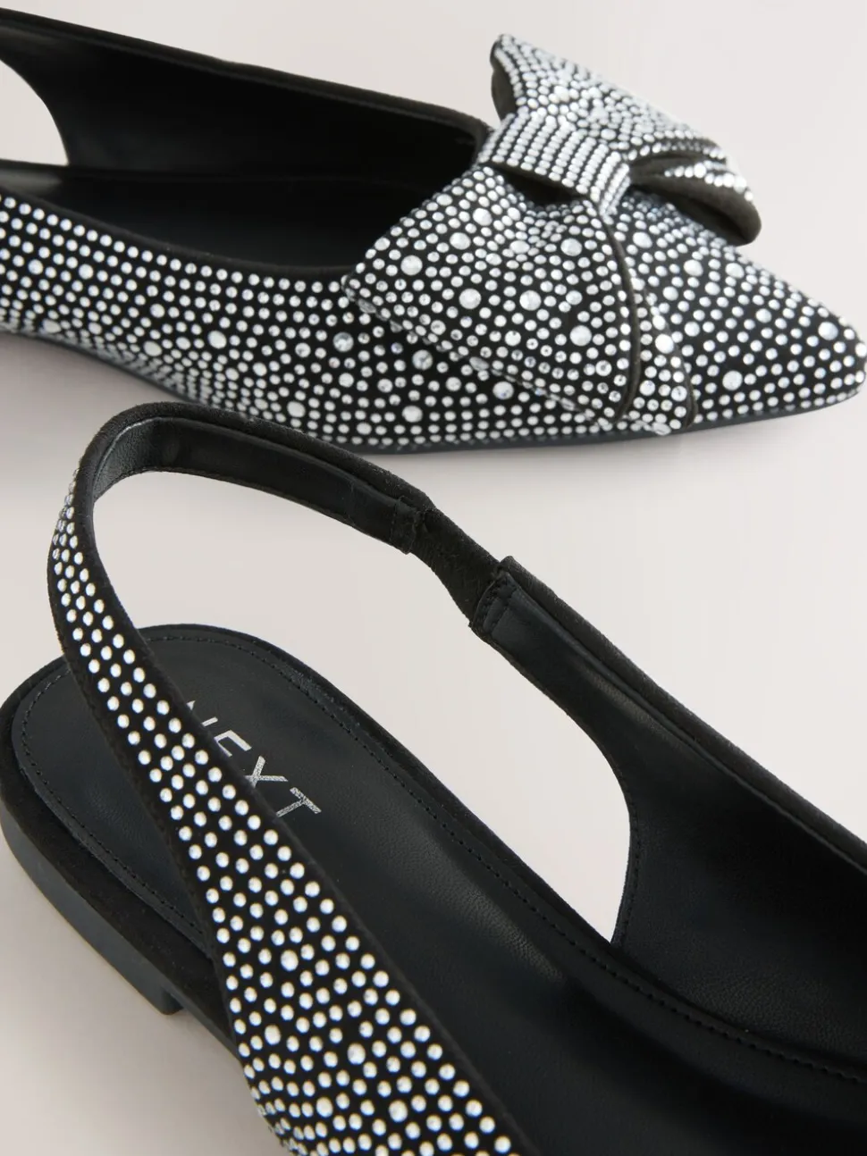 Zwart gelast - Forever Comfort® ballerina's met strik, spitse neus en hielbandje