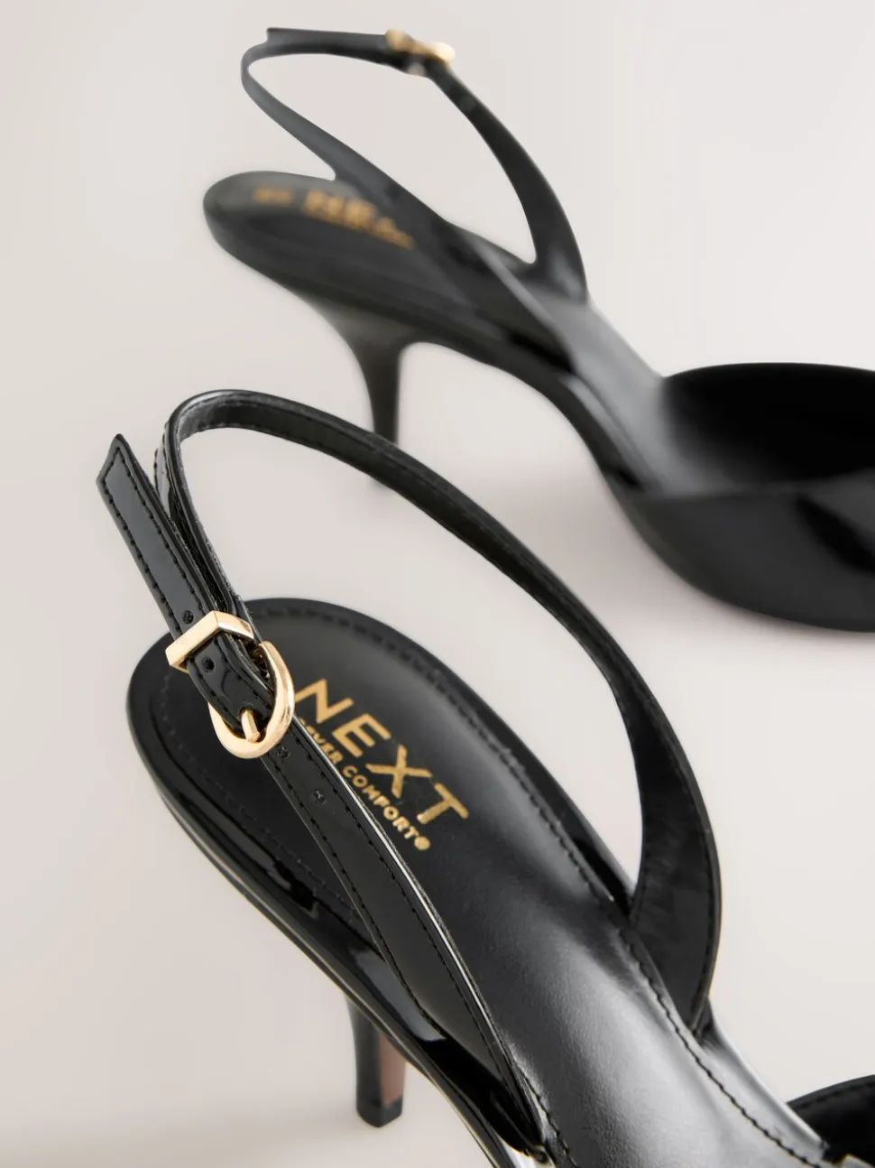 Zwart lak - Forever Comfort® Pointed Toe Curvy Slingback Heels