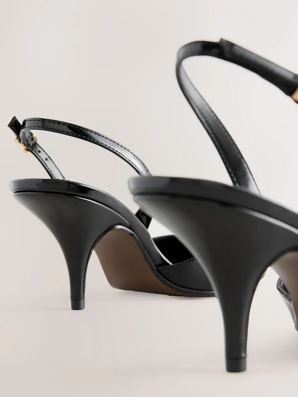 Zwart lak - Forever Comfort® Pointed Toe Curvy Slingback Heels