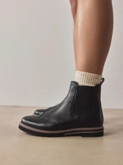 Zwart leer - Forever Comfort® Brogue Detail Chelsea Boots