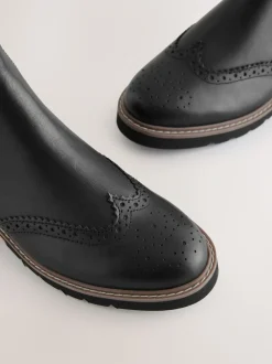 Zwart leer - Forever Comfort® Brogue Detail Chelsea Boots