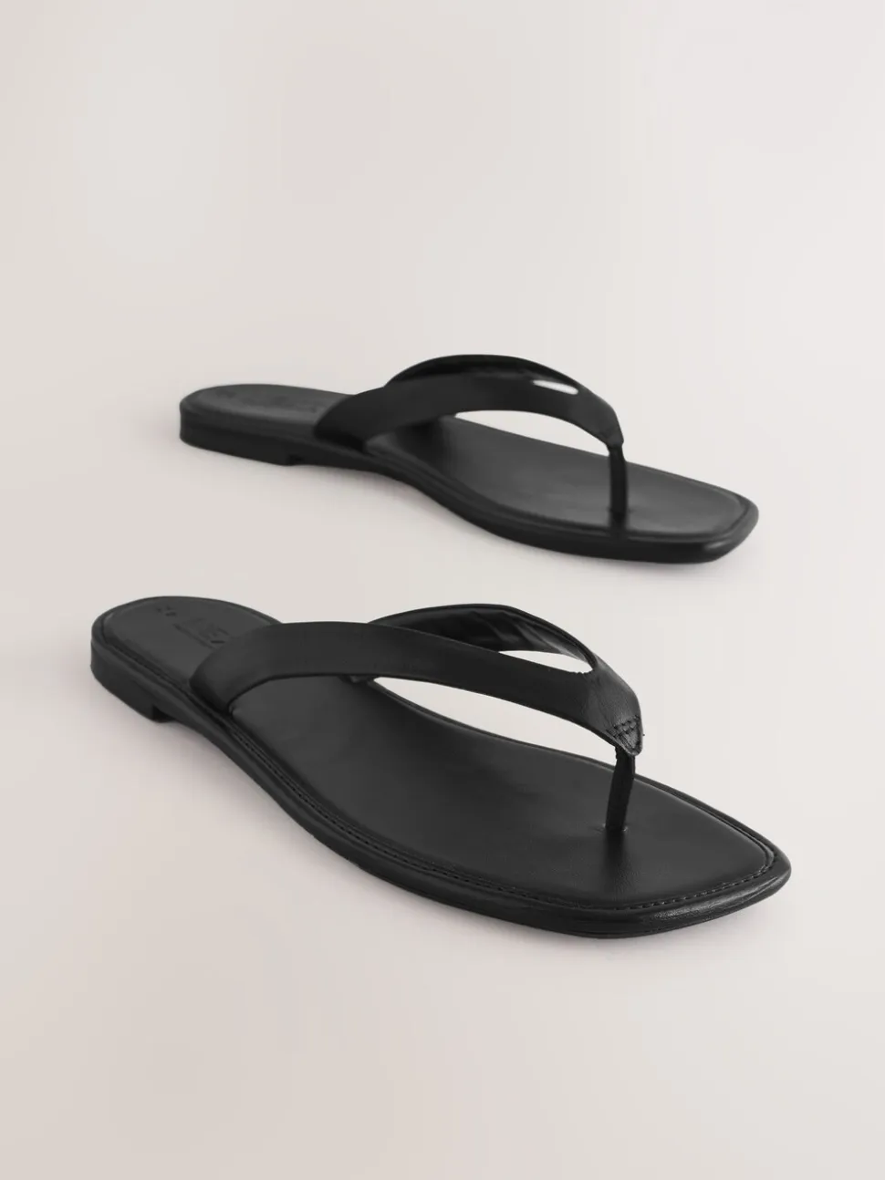 Zwart leer - Slippersandalen met vierkante neus