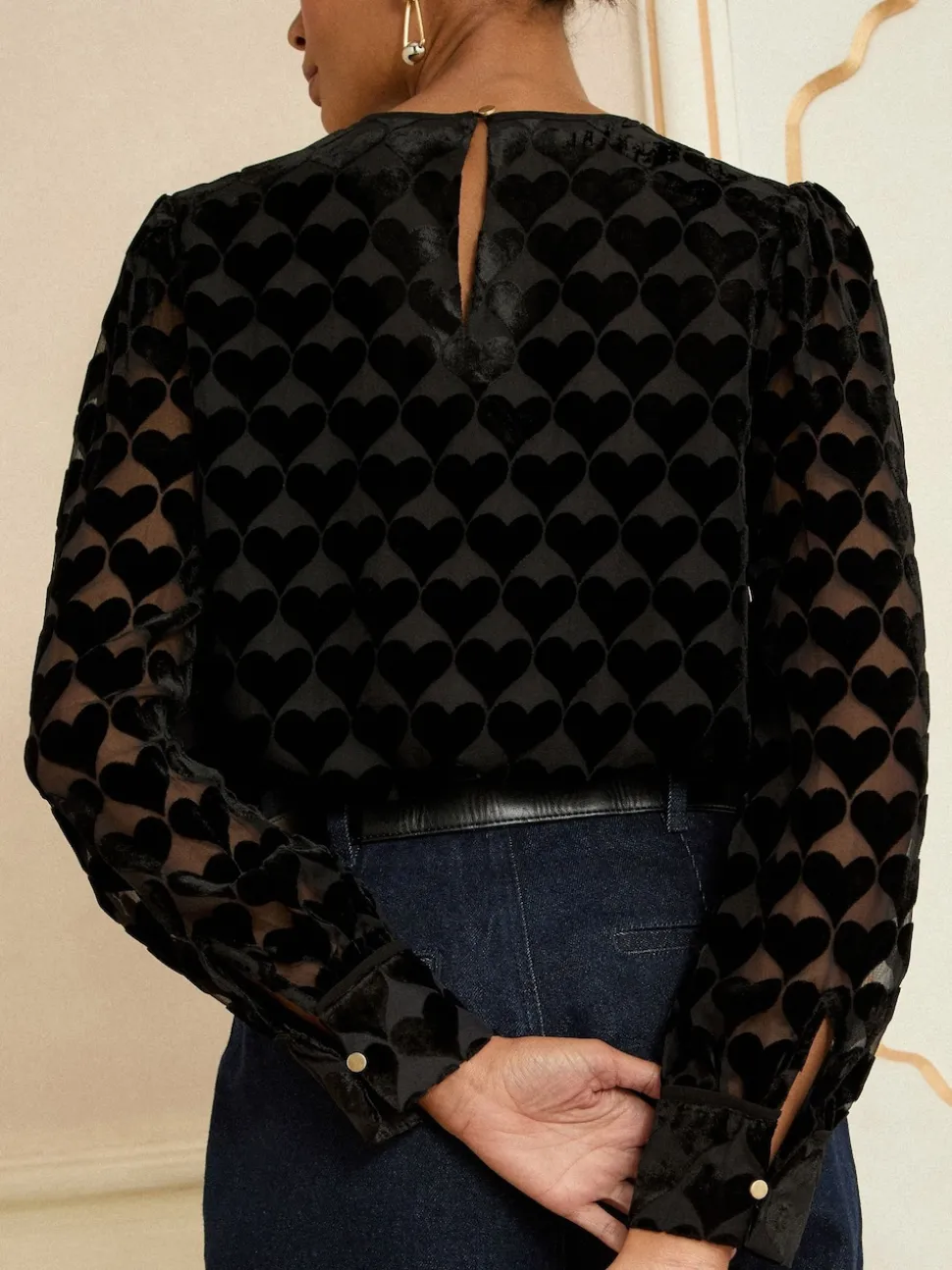 Zwart met hartjesprint - Love & Roses Crew Neck Long Sleeve Burnout Blouse