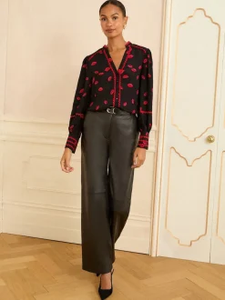 Zwart met lippenprint - Love & Roses blouse met lange mouwen en inkeping