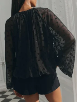 Zwart met stippen - Batwing Long Sleeve Devore Blouse