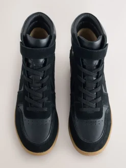 Zwart suède - Forever Comfort® sneakers met sleehak en veters