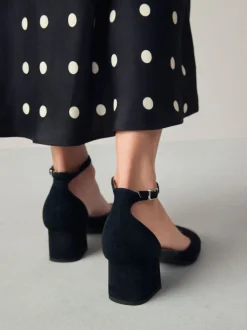 Zwart suède - Toe Cap Block Heels