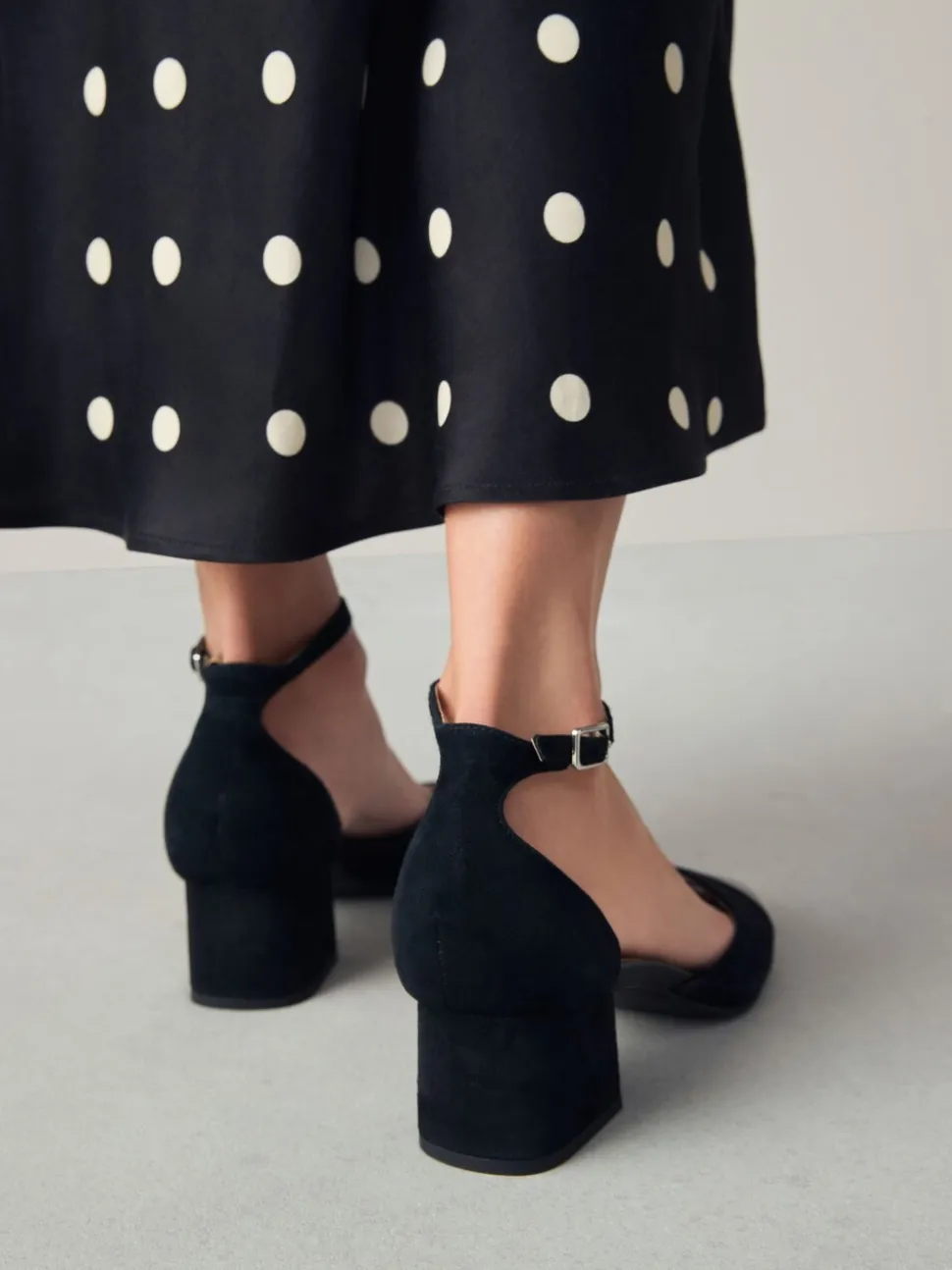 Zwart suède - Toe Cap Block Heels