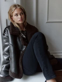 Zwart/chocoladebruin - Faux Shearling Cropped Aviator Jacket