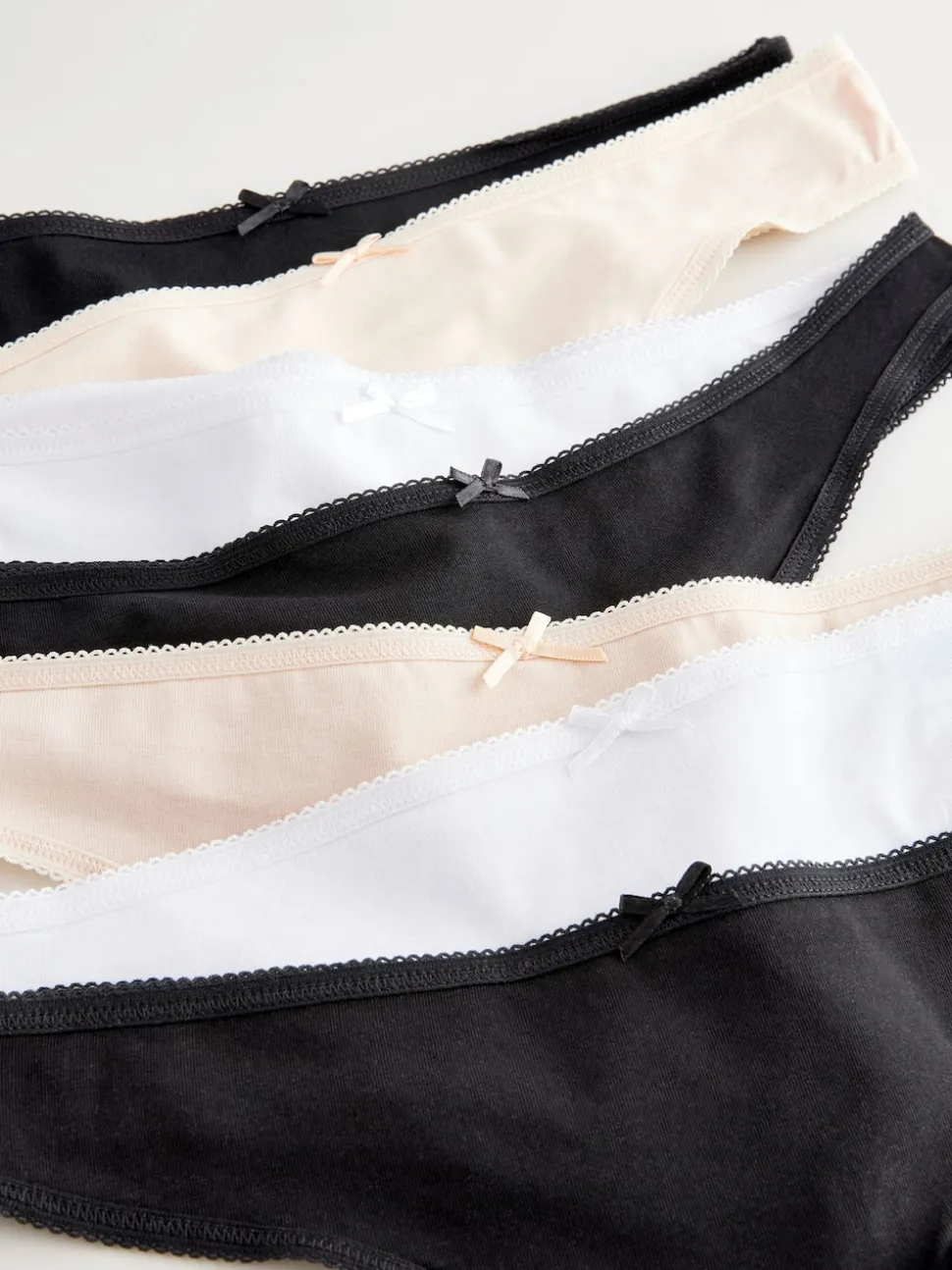 Zwart/pastelroze huidskleur/wit - Set van 7 slips met hoog katoengehalte