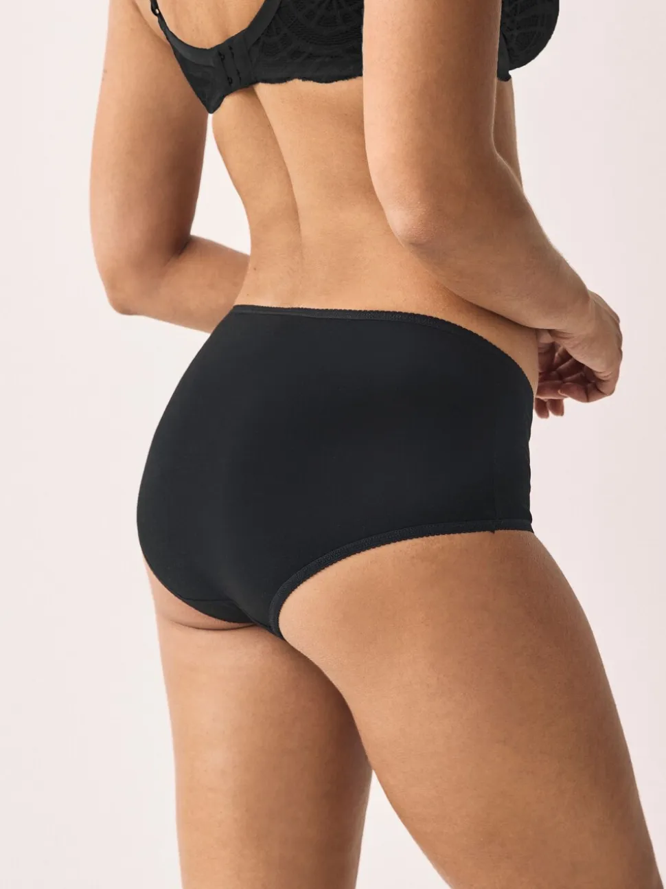 Zwart/pastelroze huidskleur/wit - Set van 5 slips met hoog katoengehalte