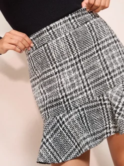 Zwart/wit - Friends Like These Boucle Flippy Mini Skirt