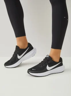 Zwart/wit - Nike Revolution 8 hardloopschoenen