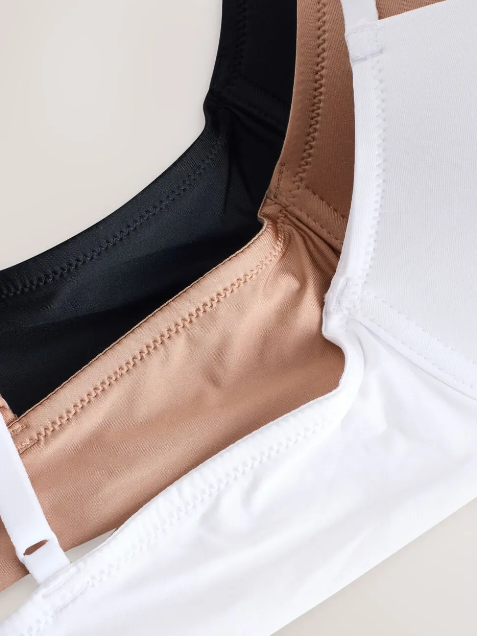 Zwart/wit/nude - A-E Ultimate Comfort Smoothing T-Shirt Beha's 3 Pak